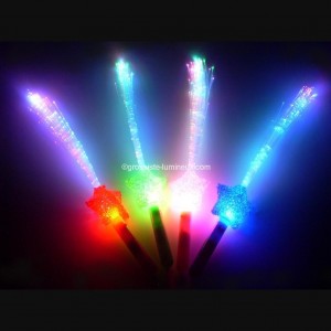 Fouet LED Fibre Optique Rotatif 360° – 7 Couleurs + 30 Effets Lumineux – Accessoire Fête Rave Disco Parfait
